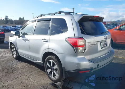 2017 Subaru Forester 2.5I Premium z USA, uszkodzony, nr VIN JF2SJAEC5HH456475